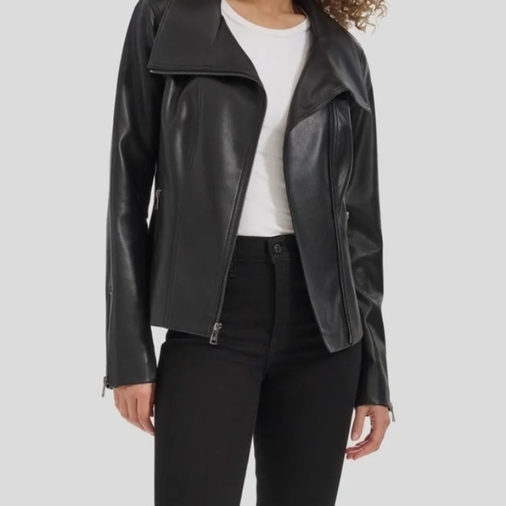 NWT- Kennneth Cole Faux Leather Women's Black Jacket - Picture 2 of 8
